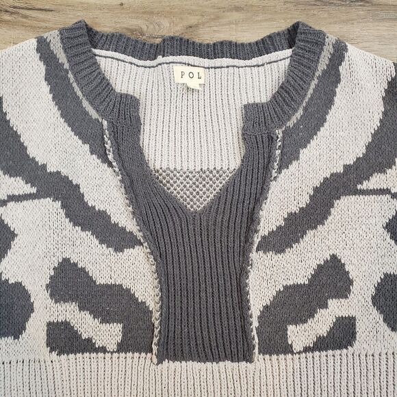 POL Oversized Comfy In Vneck Camo Sweater Green Animal Print  Sz L Oversized - Picture 6 of 11